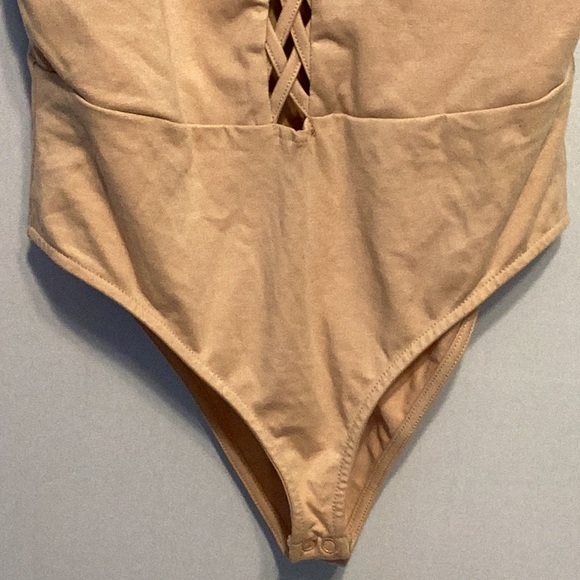 Forever 21 flesh colour bodysuit size small - Picture 3 of 8